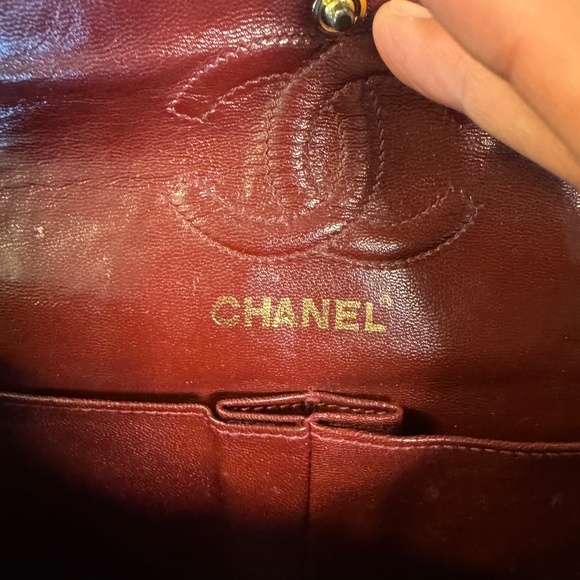 Had to relist buyer remorse-Vintage 1980’s Classic Chanel in good condition - Picture 6 of 9